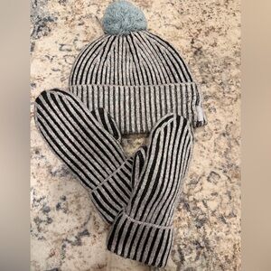 LULULEMON Textures Beanie and Matching Mittens
